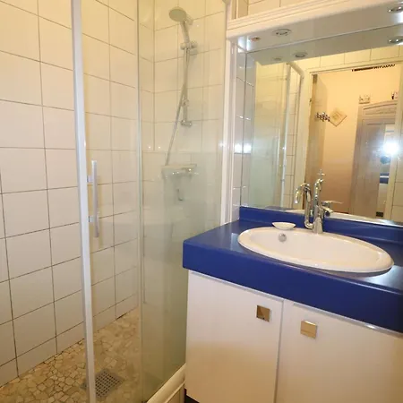 Charmant Studio En Rez-de-jardin Avec Terrasse Et Garage, Proche Plage Et Commerces - Fr-1-307-272
