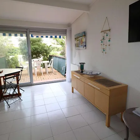Charmant Studio En Rez-de-jardin Avec Terrasse Et Garage, Proche Plage Et Commerces - Fr-1-307-272